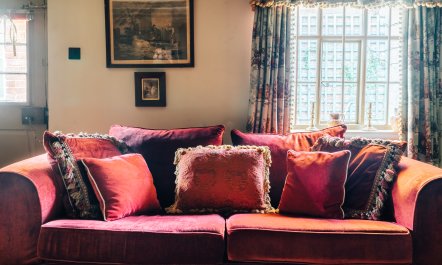 Jacobean Gem 4