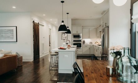 City-Side Farmhouse 6