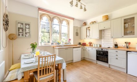 4 Bed in Bridport 6