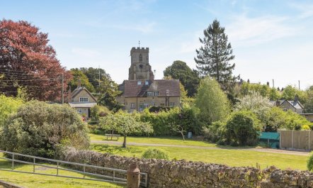 4 Bed in Bridport 1
