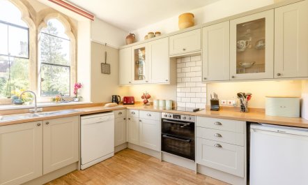 4 Bed in Bridport 7