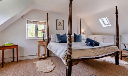 5 Bed in Fifehead Neville 8