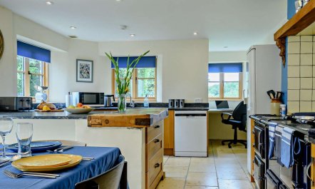 6 Bed in Lechlade 4