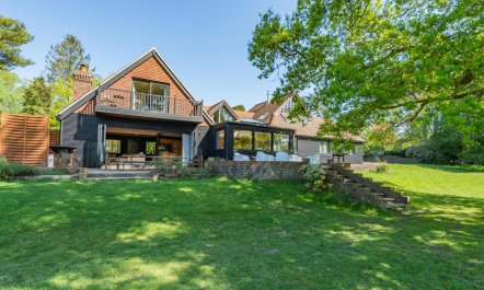 8 Bed in Crowborough 1