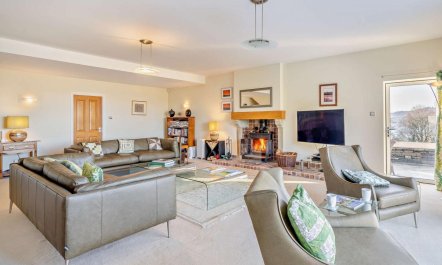 5 Bed in Windermere 2