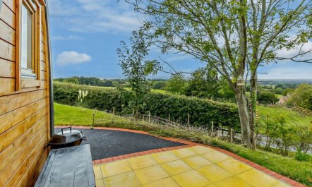 2 Bed in Shrewsbury 1