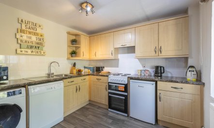 2 Bed in Bridport 5