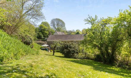 2 Bed in Bridport