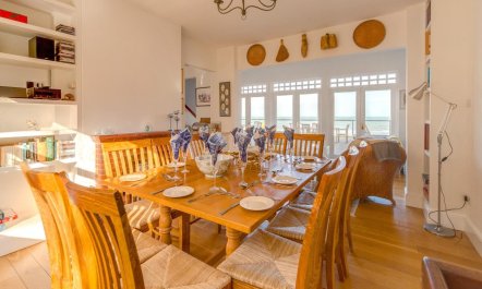5 Bed in Seaview 9