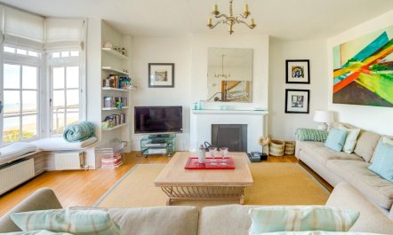 5 Bed in Seaview 3