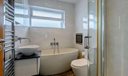 2 Bed in Christchurch 8