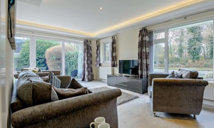 2 Bed in Christchurch 1