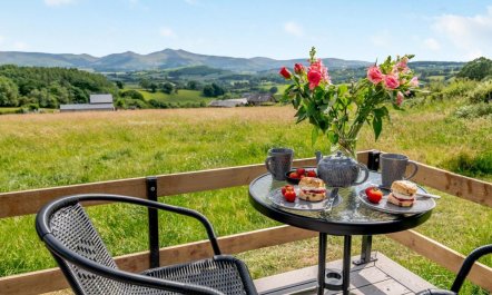 1 Bed in Brecon 1
