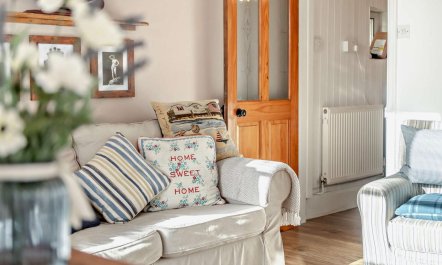 2 Bed in Brixham 1