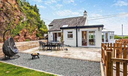 2 Bed in Llandudno Junction