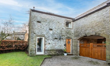 3 Bed in Bakewell 2