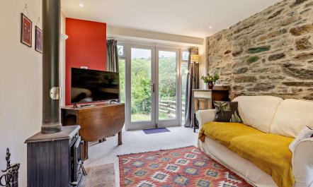 2 Bed in Machynlleth 1