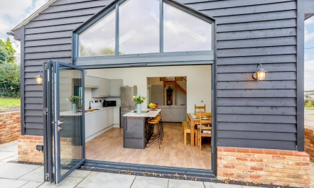 4 Bed in Dunstable 2