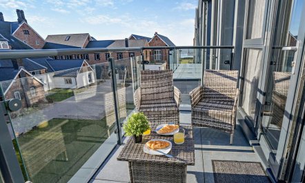 2 Bed in Porthcawl 1