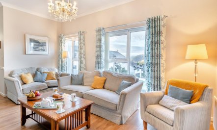 4 Bed in Windermere 2
