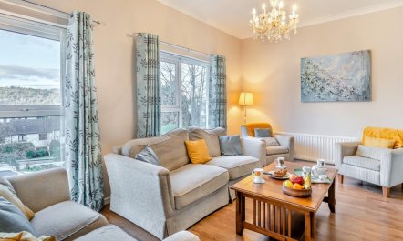 4 Bed in Windermere 4