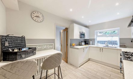 5 Bed in Aberdovey 6