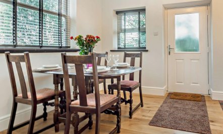 2 Bed in Penmaenmawr 6