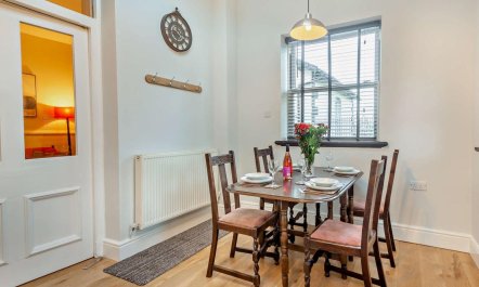 2 Bed in Penmaenmawr 5