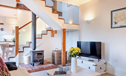 2 Bed in Cirencester 3