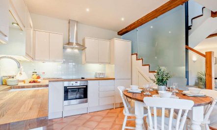 2 Bed in Cirencester 5