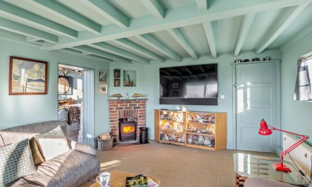 4 Bed in Holyhead 8