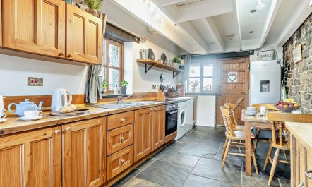 3 Bed in Swansea 9