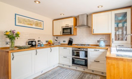 4 Bed in Highbridge 2