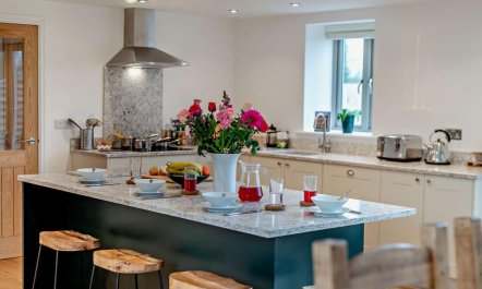 4 Bed in Brough 9