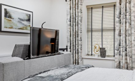 2 Bed in High Peak 8