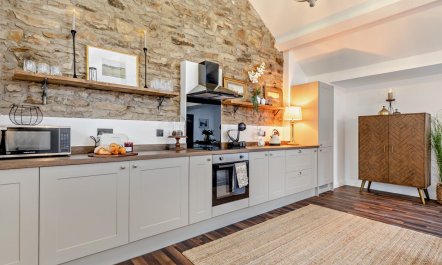 2 Bed in High Peak 2