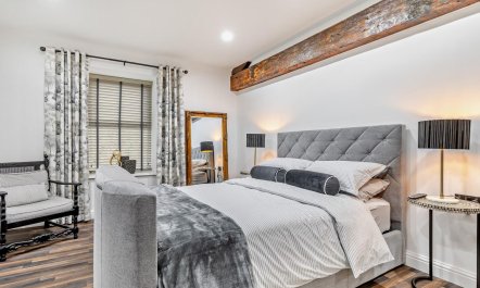 2 Bed in High Peak 5