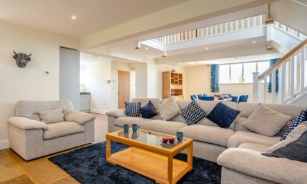 3 Bed in Newton-on-Rawcliffe 0