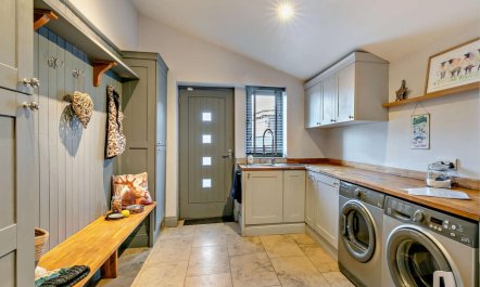 6 Bed in Huddersfield 6