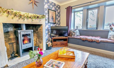 6 Bed in Huddersfield 7