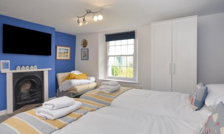 2 Bed in Brixham 1