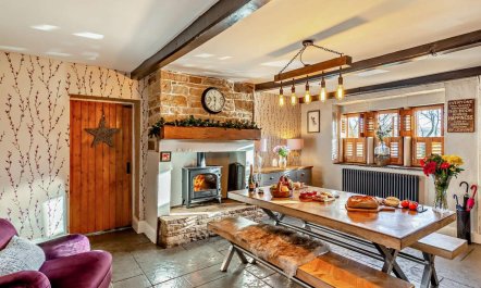 4 Bed in Huddersfield