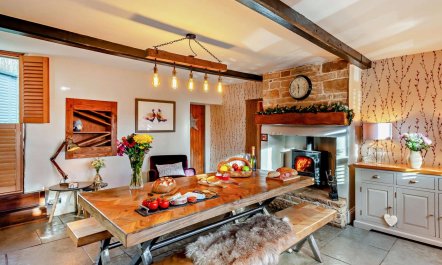 4 Bed in Huddersfield 7