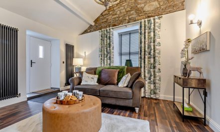 2 Bed in High Peak 1