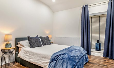 2 Bed in High Peak 9