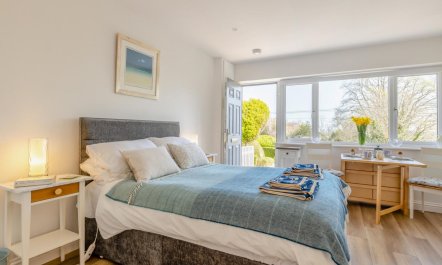1 Bed in Bridport 7