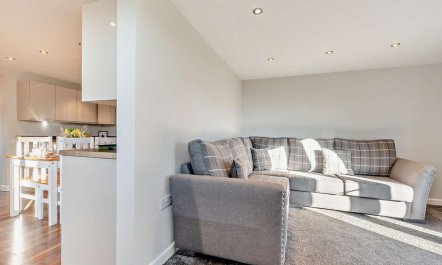 2 Bed in Aberaeron 3