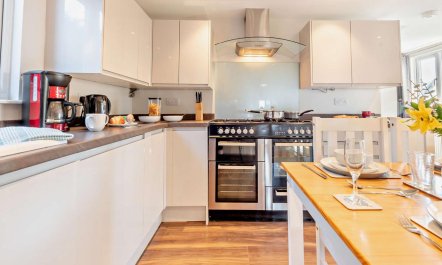 2 Bed in Aberaeron 2