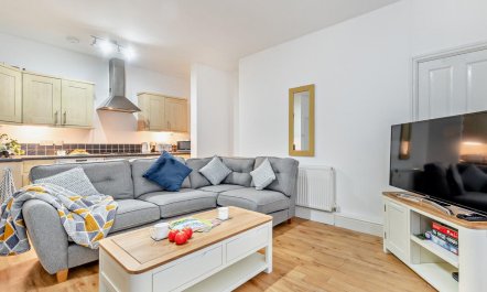 2 Bed in Tenby