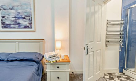 2 Bed in Tenby 8